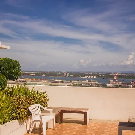 Mabolo Garden Flat A3 Free Rooftop Pool, Short Walk Ayala Mall