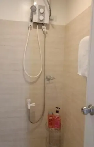 Mabolo Garden Flat A3 Free Rooftop Pool, Short Walk Ayala Mall Appart hôtel