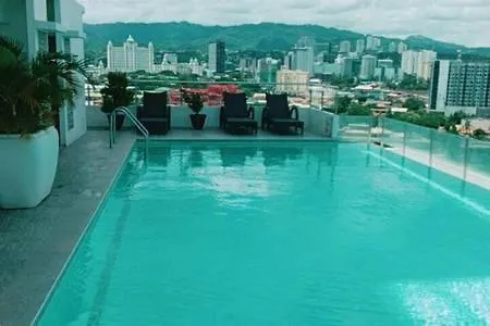 Mabolo Garden Flat A3 Free Rooftop Pool, Short Walk Ayala Mall 3*
