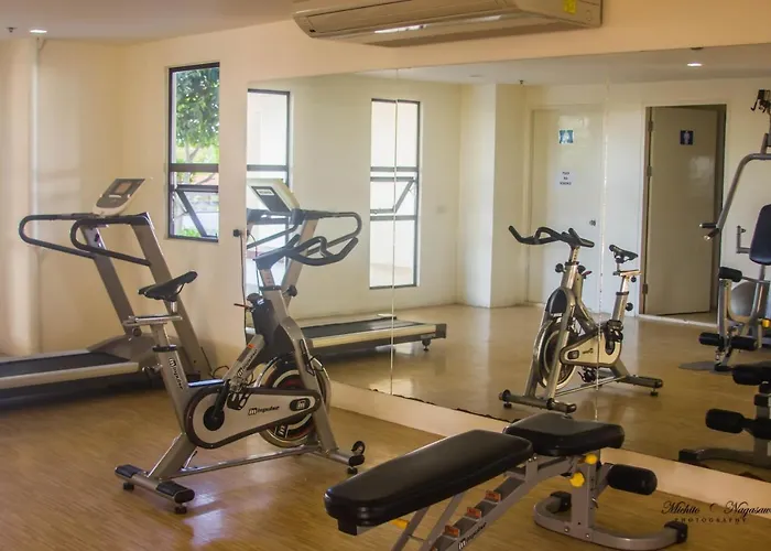 Mabolo Garden Flat A3 Free Rooftop Pool, Short Walk Ayala Mall