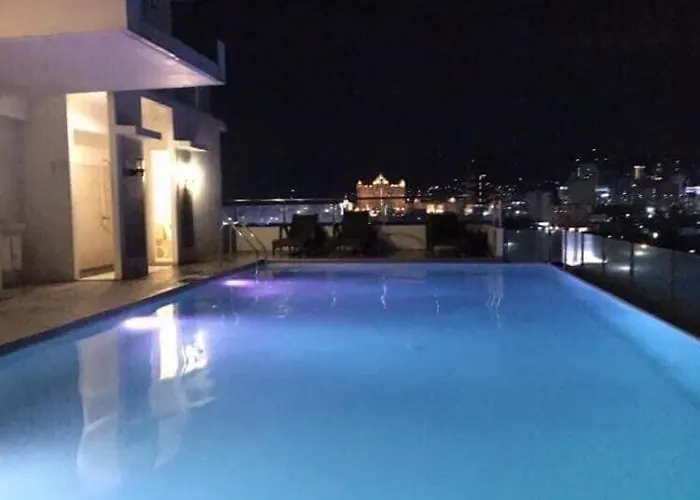 Mabolo Garden Flat A3 Free Rooftop Pool, Short Walk Ayala Mall 3*