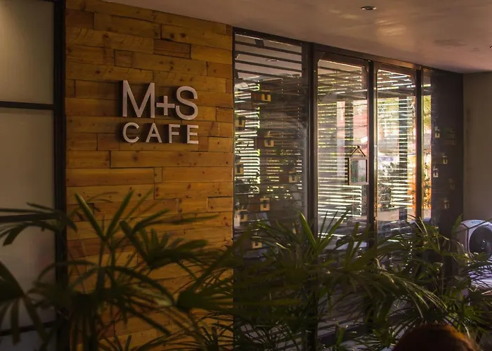 Appart hôtel Mabolo Garden Flat A3 Free Rooftop Pool, Short Walk Ayala Mall