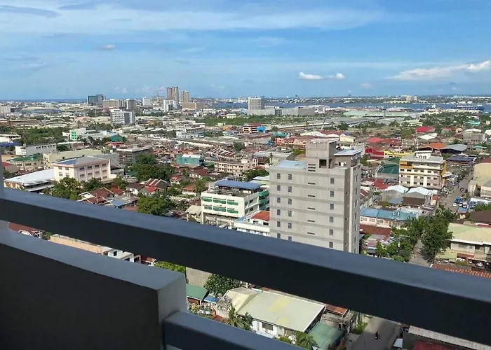 Mabolo Garden Flat A3 Free Rooftop Pool, Short Walk Ayala Mall