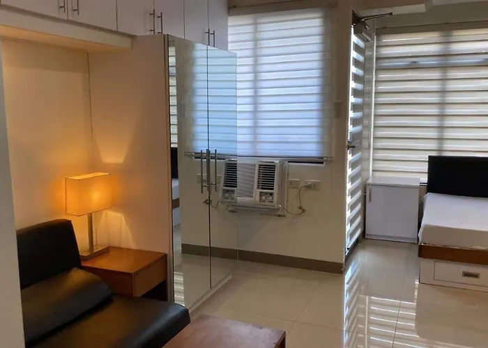 Appart hôtel Mabolo Garden Flat A3 Free Rooftop Pool, Short Walk Ayala Mall 3*