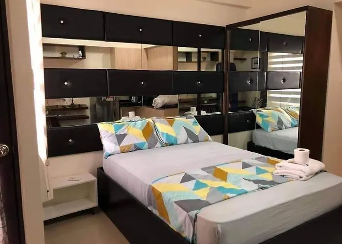 Mabolo Garden Flat A3 Free Rooftop Pool, Short Walk Ayala Mall 3*