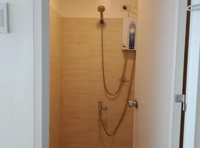 Mabolo Garden Flat A3 Free Rooftop Pool, Short Walk Ayala Mall Appart hôtel