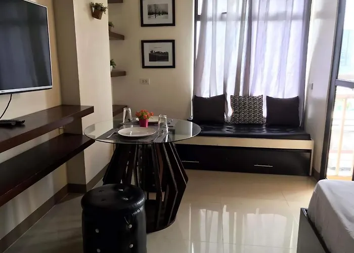 Mabolo Garden Flat A3 Free Rooftop Pool, Short Walk Ayala Mall Cebu
