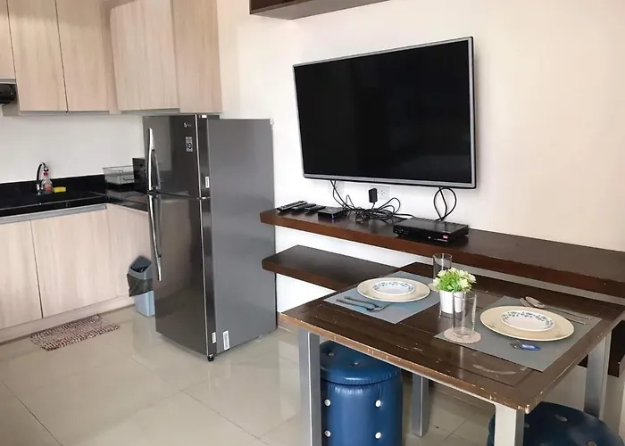 Appart hôtel Mabolo Garden Flat A3 Free Rooftop Pool, Short Walk Ayala Mall 3*